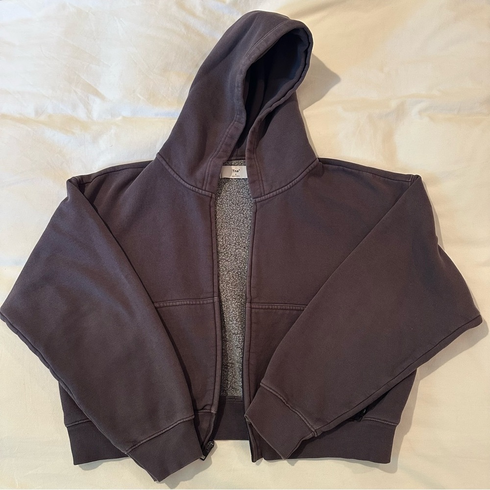 Aritzia TNA cropped zip up